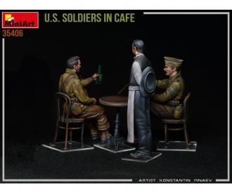 1:35 Fig. US Soldiers in Cafe w/ Acc.