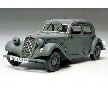 1:48 WWII Citroen CV11 Staff Car model kit