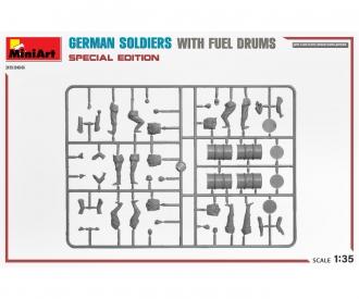 1:35 Fig. Ger. Soldiers w/Fuel Drums SE