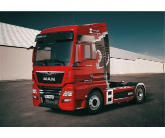 Italeri MAN TGX XXL D38 1:24 Truck Model Kit
