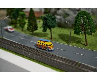 1:87 VW T1 Bus Flower Power 100% RTR