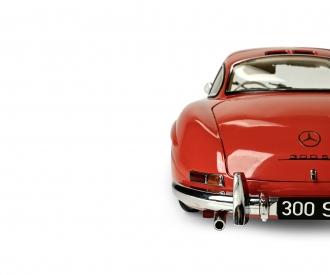 Mercedes 300 SL Model Car 1:8 Red Replica