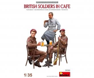 1:35 Fig. Brit. Soldaten im Café (3)