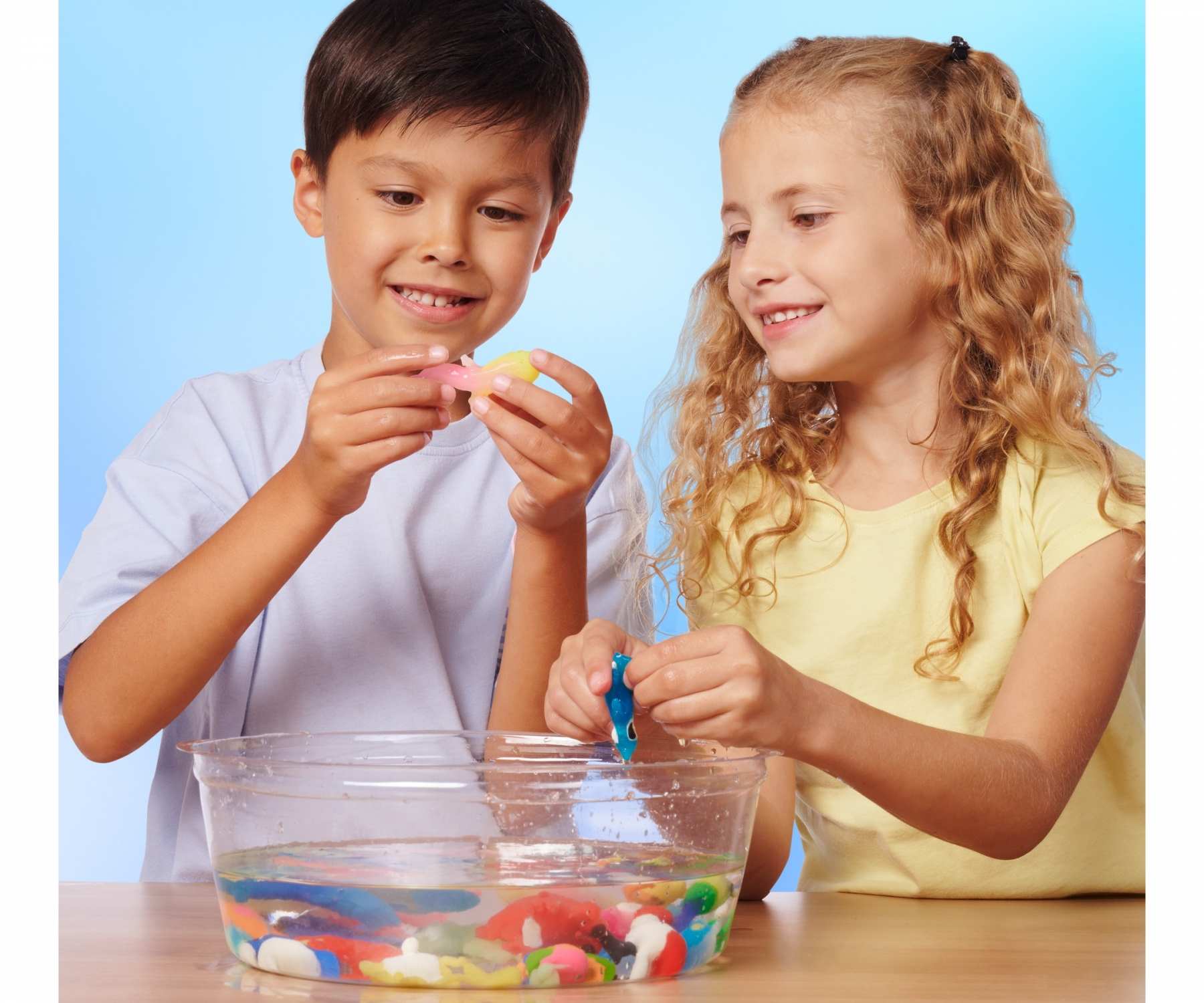 Simba Aqua Gelz Set Colossal – Kit Créatif De Figurines 3D En Gel – 13 Tubes De Gel Et 16 Moules – Dès 8 Ans