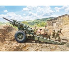 M1 155mm Howitzer with Crew Model Kit 1:35