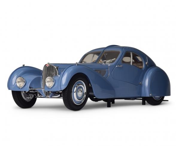 iXO Premium Collectables Bugatti 57 SC Model Car