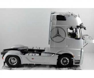 Mercedes Benz Actros MP4 Gigaspace Model Kit