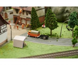 1:87 Pritschenanhänger m. Anhängerkuppl.