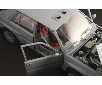 Lancia Delta HF Integrale 16V Model Kit 1:12