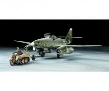 1:48 Me262A-2a w/Kettenkraftrad