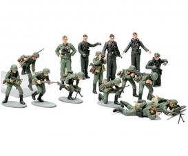 1:48 WWII German Infantry Figure Set, model kit