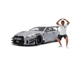 1:18 Nissan GT-R (R35) grey w. figure