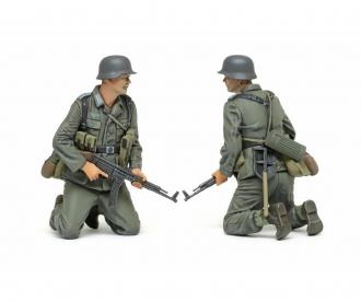 1:35 German Infantry 1943-45, figure assembly kit