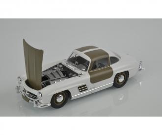 1:24 Mercedes-Benz 300SL, plastic model kit