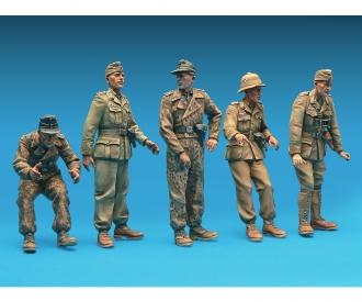 1:35 Fig. Ger.  Armoured Car Crew (5)