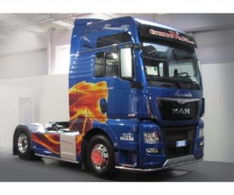 MAN TGX XXL D38 E6 Edition Model Kit 1:24