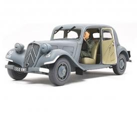 1:35 Citroen Traction Staff Car, assembly kit