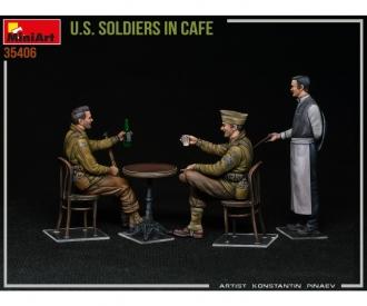 1:35 Fig. Soldats américains au café (3) avec accessoires