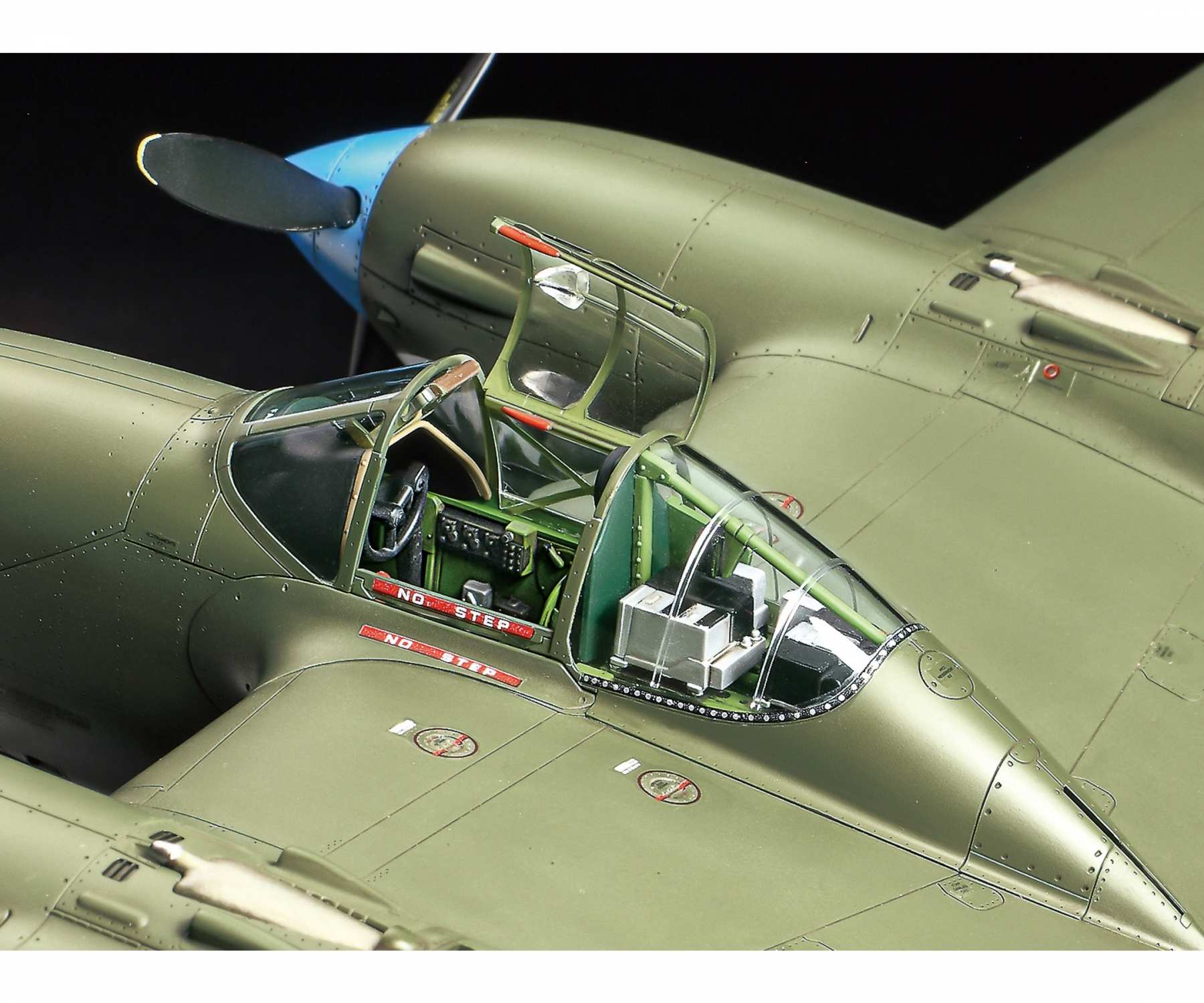 Buy 1:48 US P-38 F:G Lightning online | Tamiya