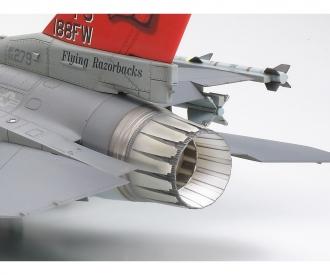 1:48 Lockheed Martin F-16C Block 25/32 model kit
