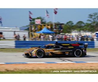 Scalextric Cadillac V-Ser.R #01 1:32 Car
