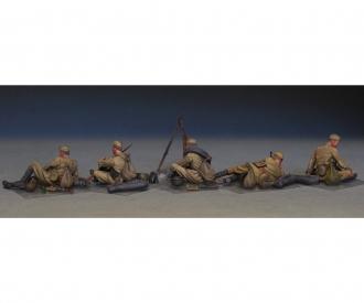 1:35 Fig. Sov. Soldiers take a Break (5)