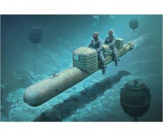 Italeri S.L.C. Maiale 200 Model Kit with Crew