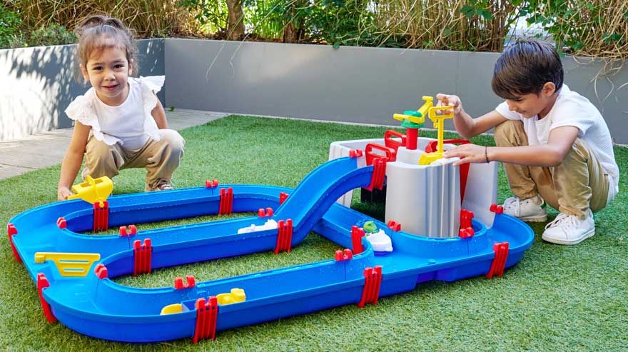 aquaplay harbour banner