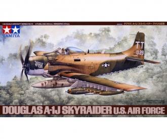 1:48 WWII Douglas A-1J Skyrider USAF