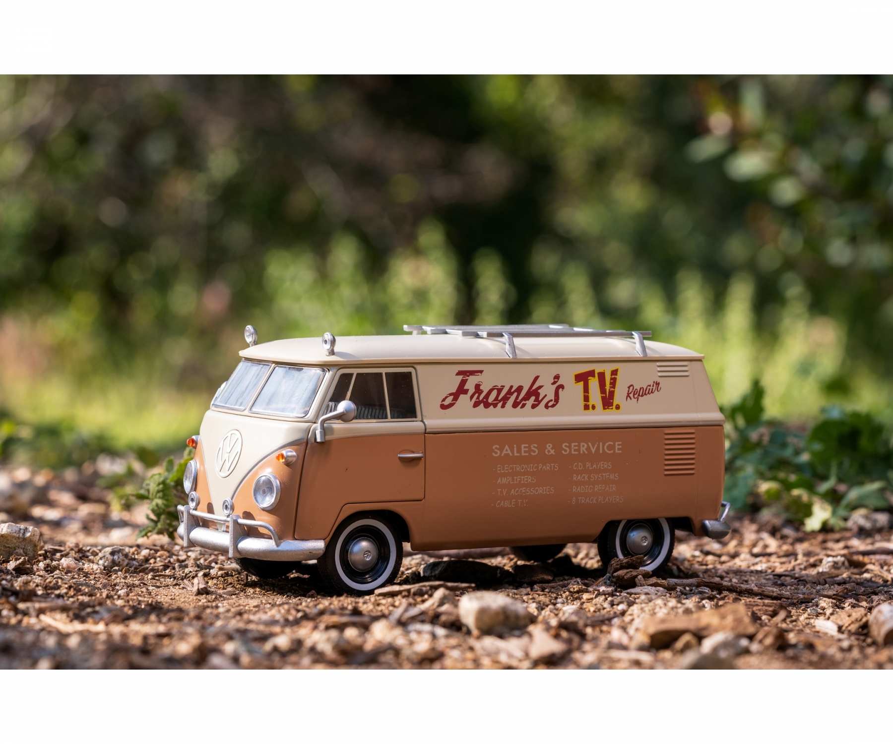 JADA トランスフォーマー　 Volkswagen Bus Wheeljack Amazon.com: Jada Transformers Rise of The Beast 1:32 Volkswagen