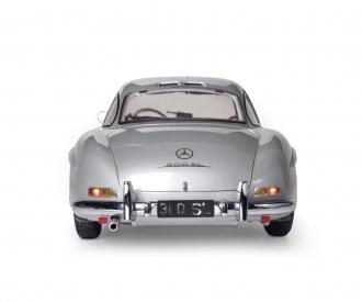 iXO Premium Collectables Mercedes 300 SL 1:8 Model