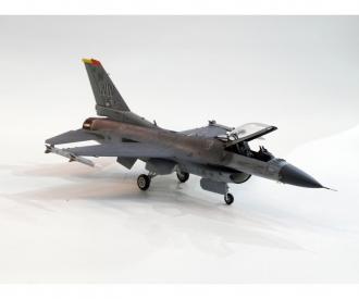 1:72 US F-16CJ Fighting Falcon, plastic model kit
