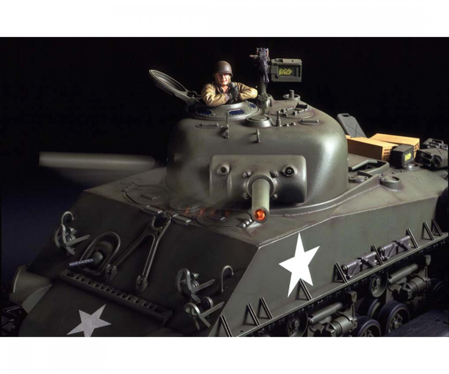 1-16-rc-us-panzer-sherman-m4-