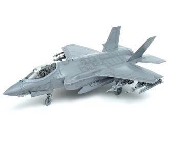 1:48 F-35A Lightning II, plastic model assembly kit